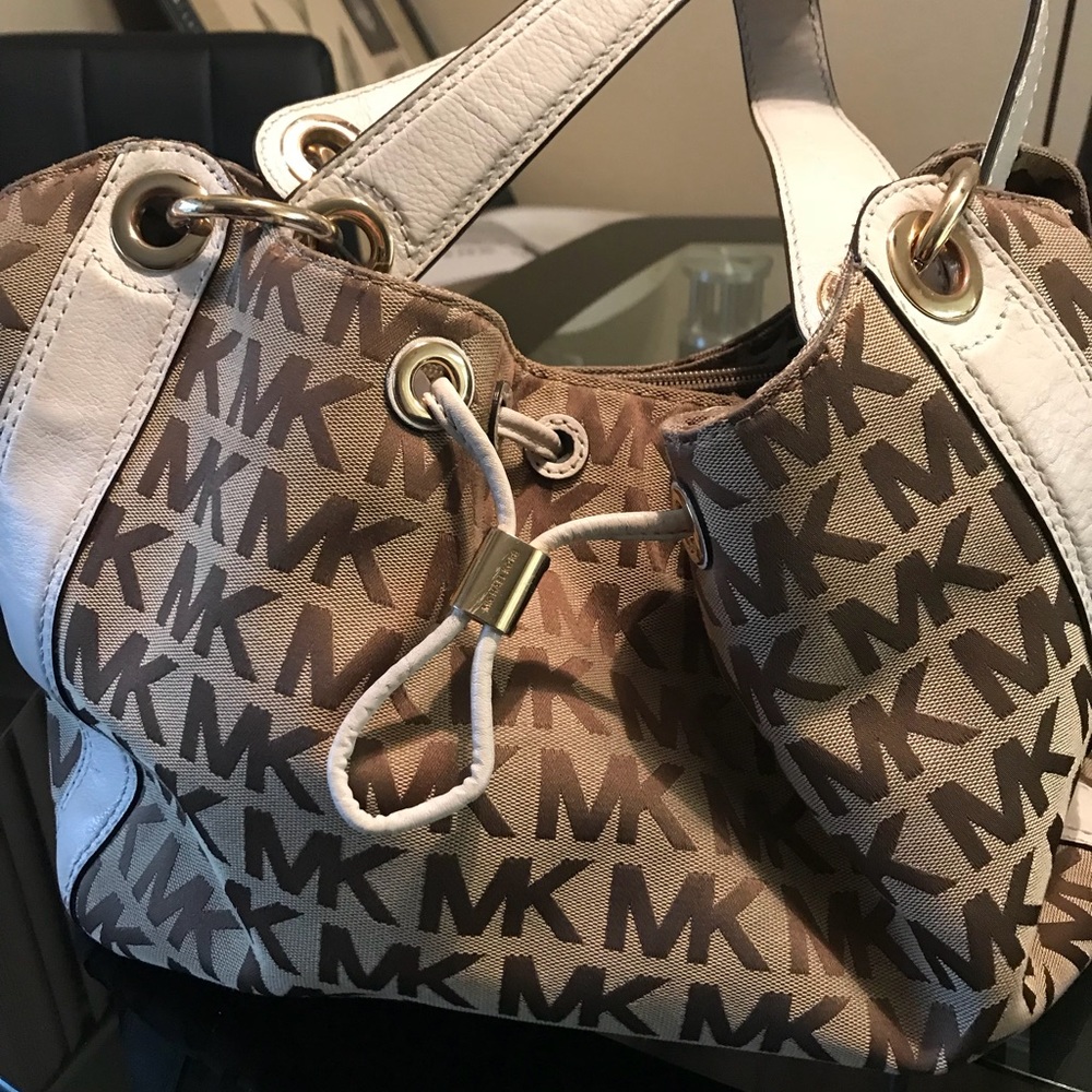 Brown letters in good condition